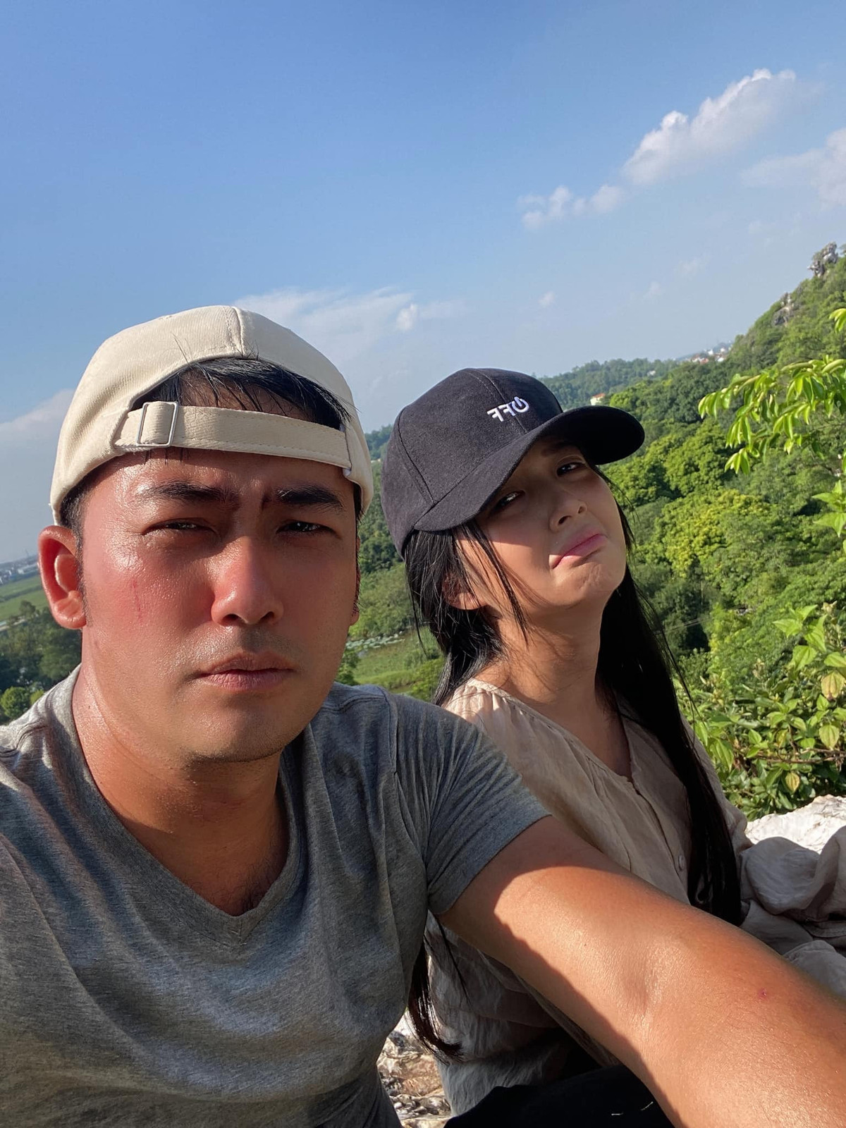 Cặp anh em lấy đi nhiều nước mắt của khán giả. Số phận của Khải và Vân (Nguyễn Hoàng Ngọc Huyền) sẽ ra sao chỉ được tiết lộ ở tập cuối lên sóng tối nay (5/10).