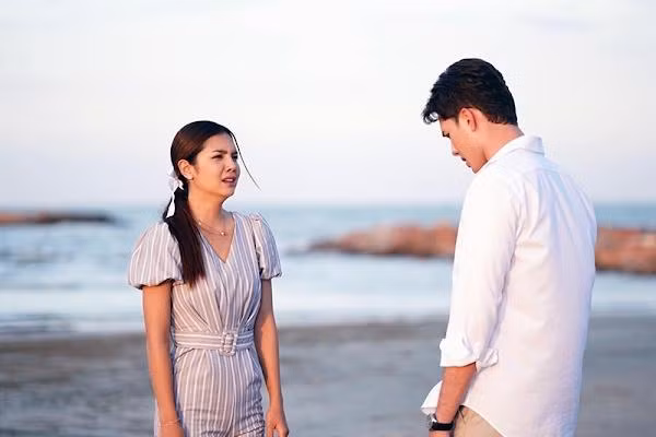 Chong di lam xa, vo con len tham ta hoa anh dang... lay vo-Hinh-2