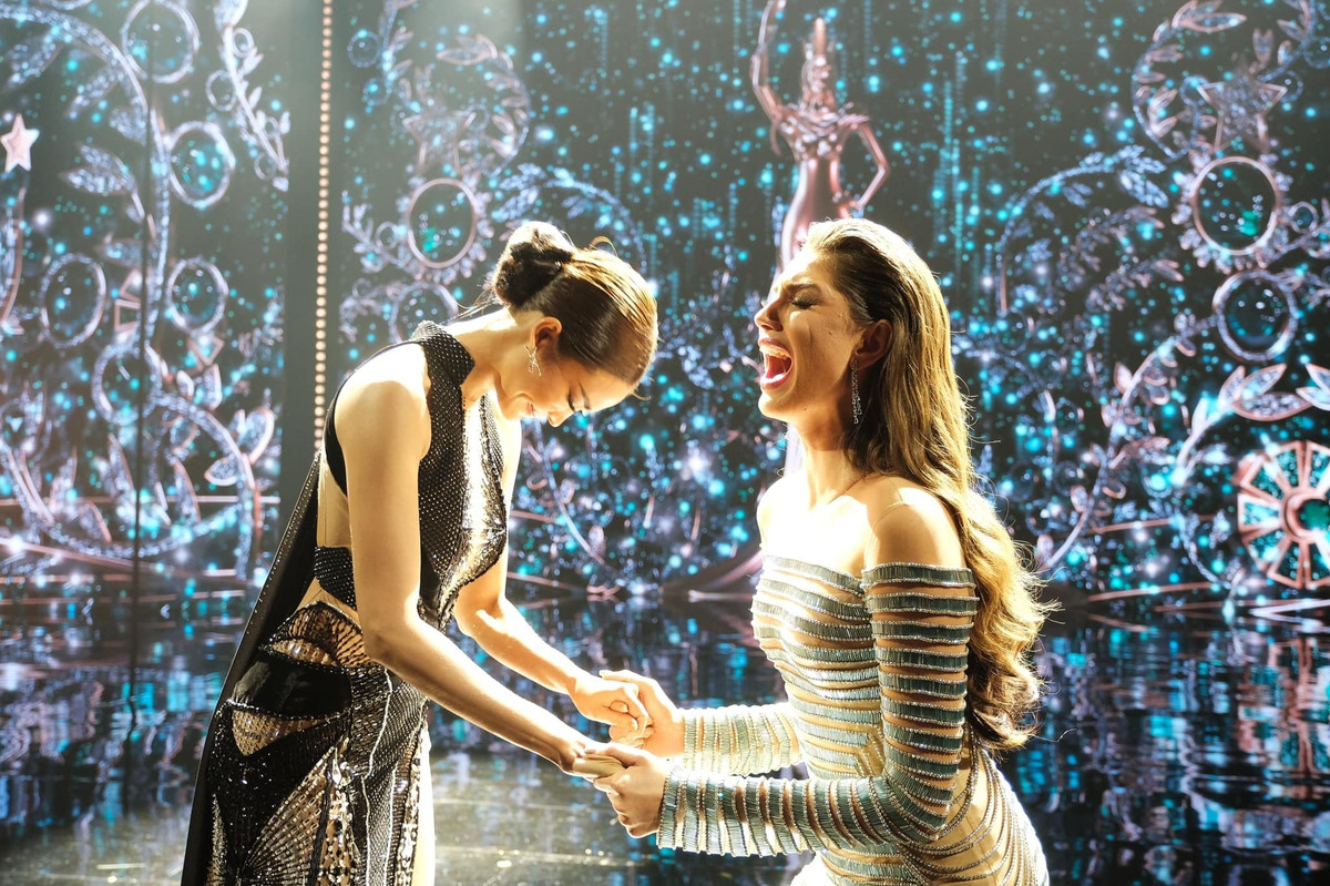 Thay gi tu viec 2 trieu tai khoan huy theo doi Miss Grand International?