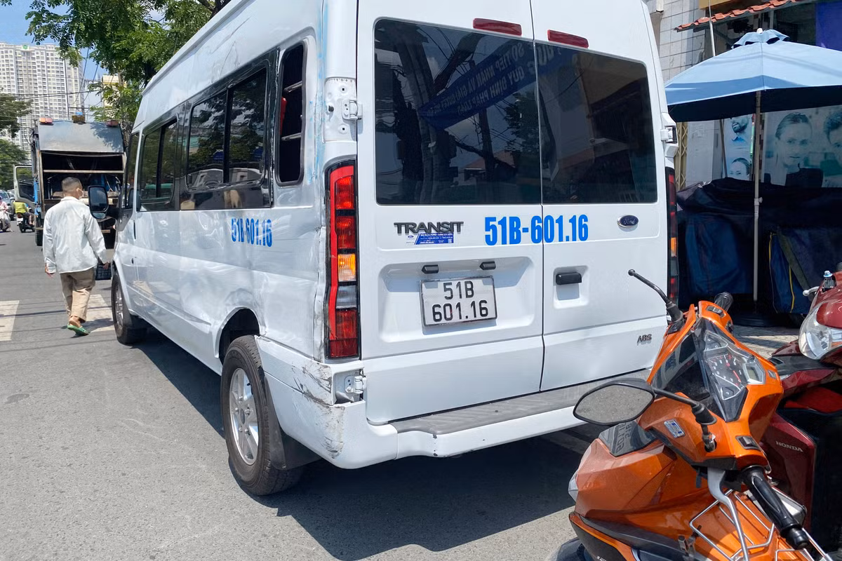 Xe cho rac mat thang gay tai nan lien hoan o TP HCM