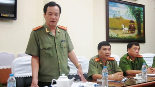 Đại tá Lê Anh Tuấn, Chánh Văn phòng Công an TP HCM thừa nhận công an quận Bình Thạnh đề xuất Chủ tịch quận ra lệnh khám xét tiệm vàng là căn cứ không đầy đủ, thiếu chắc chắn...