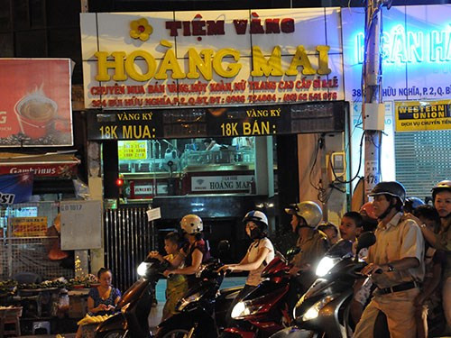 Tiệm vàng Hoàng Mai nơi xảy ra vụ việc.