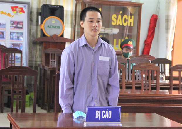 Tòa án Quân sự Quân khu 5 tuyên bị cáo Triệu Quân Sự 3 năm tù về tội Trốn khỏi nơi giam và 3 năm Trộm cắp tài sản, hình phạt chung cho cả 2 tội là 6 năm tù. Tổng hợp hình phạt, Triệu Quân Sự phải thi hành án chung thân.