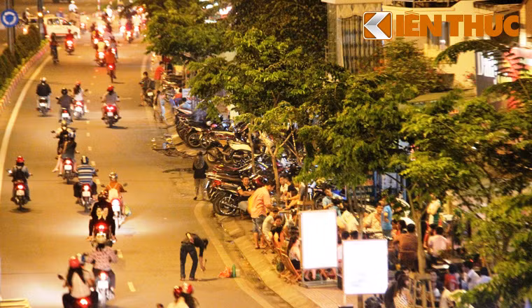 Với người dân Sài Gòn, giờ đây tuyến đường này dường như đã trở thành "cung đường nhậu" khủng nhất thành phố.