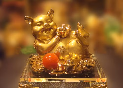 Sức khoẻ: Tốt, không mắc bệnh tình đặc biệt, nhưng cần chú ý kết hợp nghỉ ngơi sau những giờ làm việc căng thẳng.