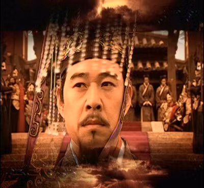 Các chuyên gia phân tích rằng, chính do hận mẹ nên Tần Thủy Hoàng có tâm lý thù hận và không tin tưởng vào phụ nữ. Tuy trong cung có vô vàn giai nhân nhưng cũng chỉ để thỏa mãn ham muốn và nhu cầu sinh lý cho Tần Vương. Do hành vi của mẹ đẻ đã trở thành trở ngại tâm lý với Tần Thủy Hoàng nên đây chính là một nguyên nhân quan trọng khiến Tần vương mãi không chịu lập hoàng hậu.