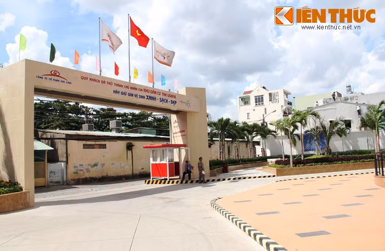 Ngay tại trung tâm thành phố lớn nhất nước, một dự án nhà ở xã hội tại quận Tân Bình do Công ty CP Đền bù giải tỏa (một công ty tư nhân đầu tiên được cấp phép hoạt động đền bù giải tỏa và là thành viên của Công ty CP Đức Khải) làm chủ đầu tư.