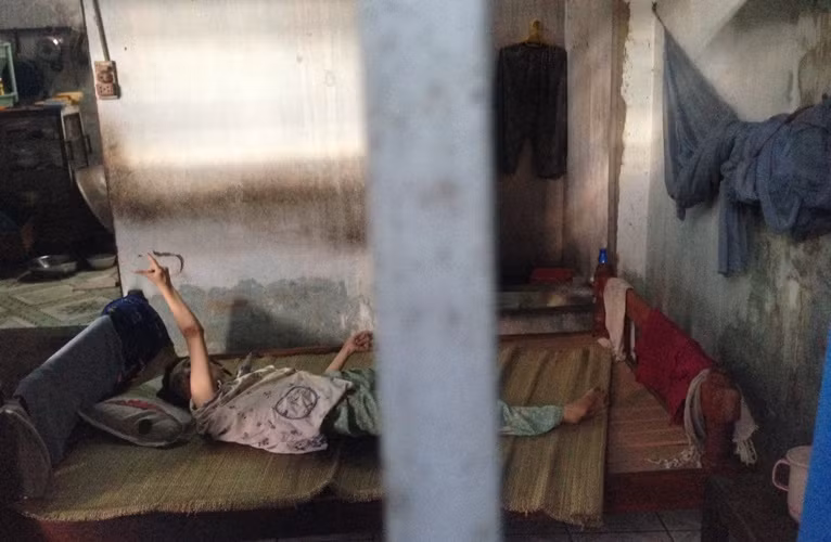 Dù nạn nhân là cô gái bị bệnh tật, sống đời sống thực vật nhưng kẻ thủ ác vẫn tàn nhẫn ra tay hãm hiếp