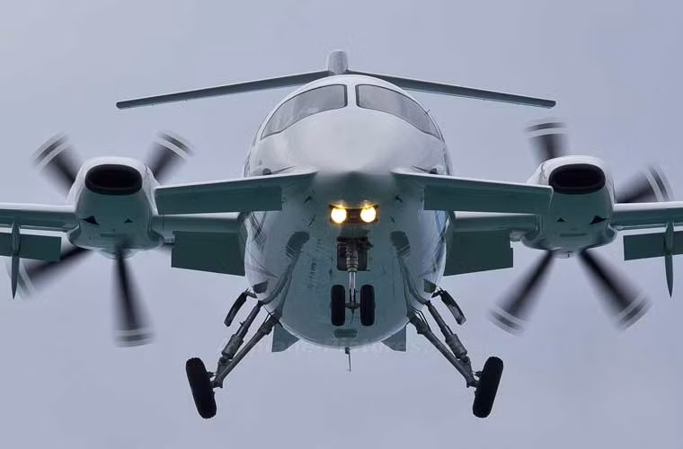 Nhờ thiết kế động cơ như vậy giúp giảm đáng kể tiếng ồn ảnh hưởng bên trong máy bay. Tuy nhiên, tiếng ồn bên ngoài khi máy bay hoạt động lại tăng cao khiến P.180 bị kêu ca không ít về ô nhiễm tiếng ồn.