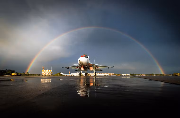 Nhà máy Irkut (thuộc Tập đoàn Irkut - thành viên Tập đoàn máy bay thống nhất Nga UAC) là một trong những nơi sản xuất máy bay chiến đấu hàng đầu thế giới. Tính tới ngày nay, nơi đây đã làm ra 7.000 chiếc máy bay các loại và xuất đi 37 quốc gia trên thế giới.
