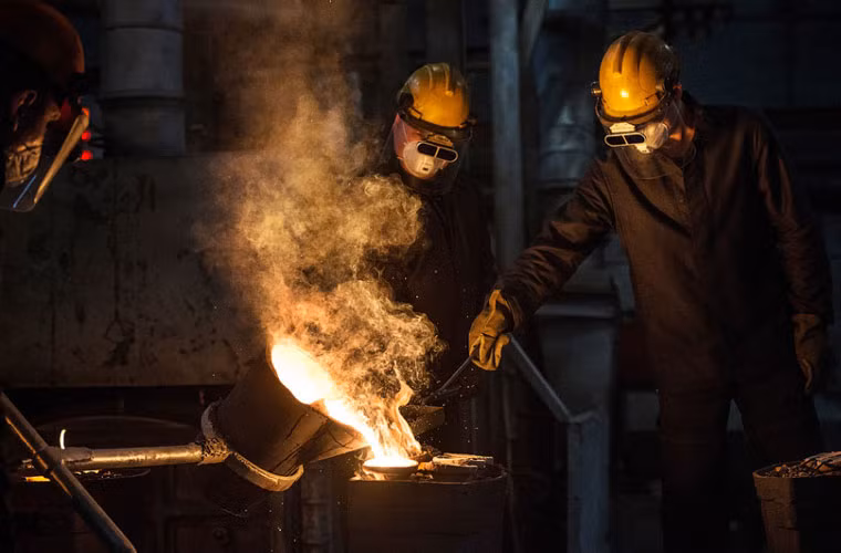 Nhà máy thậm chí còn có kĩ thuật luyện kim của riêng mình.