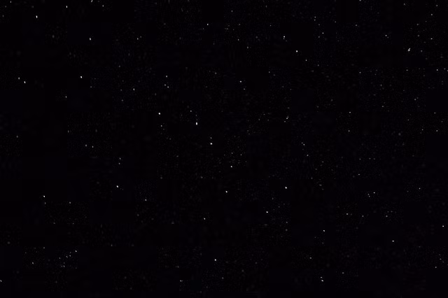 Vu tru co vo so vi sao sang, sao bau troi dem van toi den?