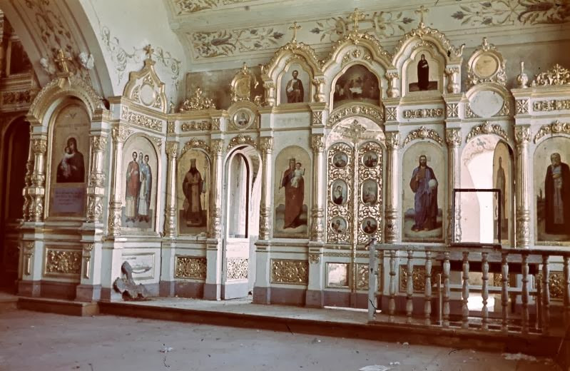 Không gian bên trong một nhà thờ.