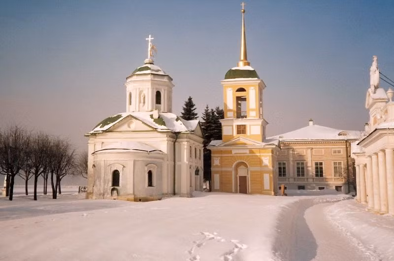 Một tu viện ở Moscow chìm trong tuyết trắng.