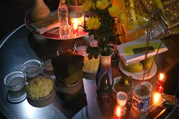 Với nam giới: 2010 (Canh Dần), 2001 (Tân Tỵ), 1992 (Nhâm Thân), 1983 (Quý Hợi), 1974 (Giáp Dần), 1965 (Ất Tỵ), 1956 (Bính Thân), 1947 (Đinh Hợi). Với người nữ: 2006 (Bính Tuất), 1997 (Đinh Sửu), 1988 (Mậu Thìn), 1979 (Kỷ Mùi), 1970 (Canh Tuất), 1961 (Tân Sửu), 1952 (Nhâm Thìn). 