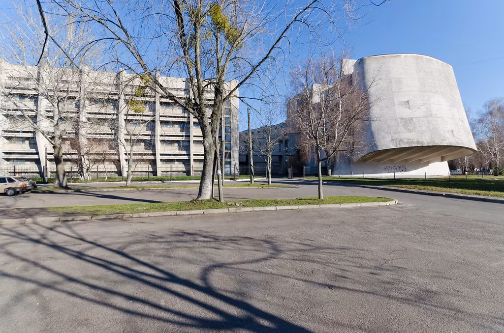 Khoa Vật lý của Đại học Quốc gia Taras Shevchenko ở Kiev.