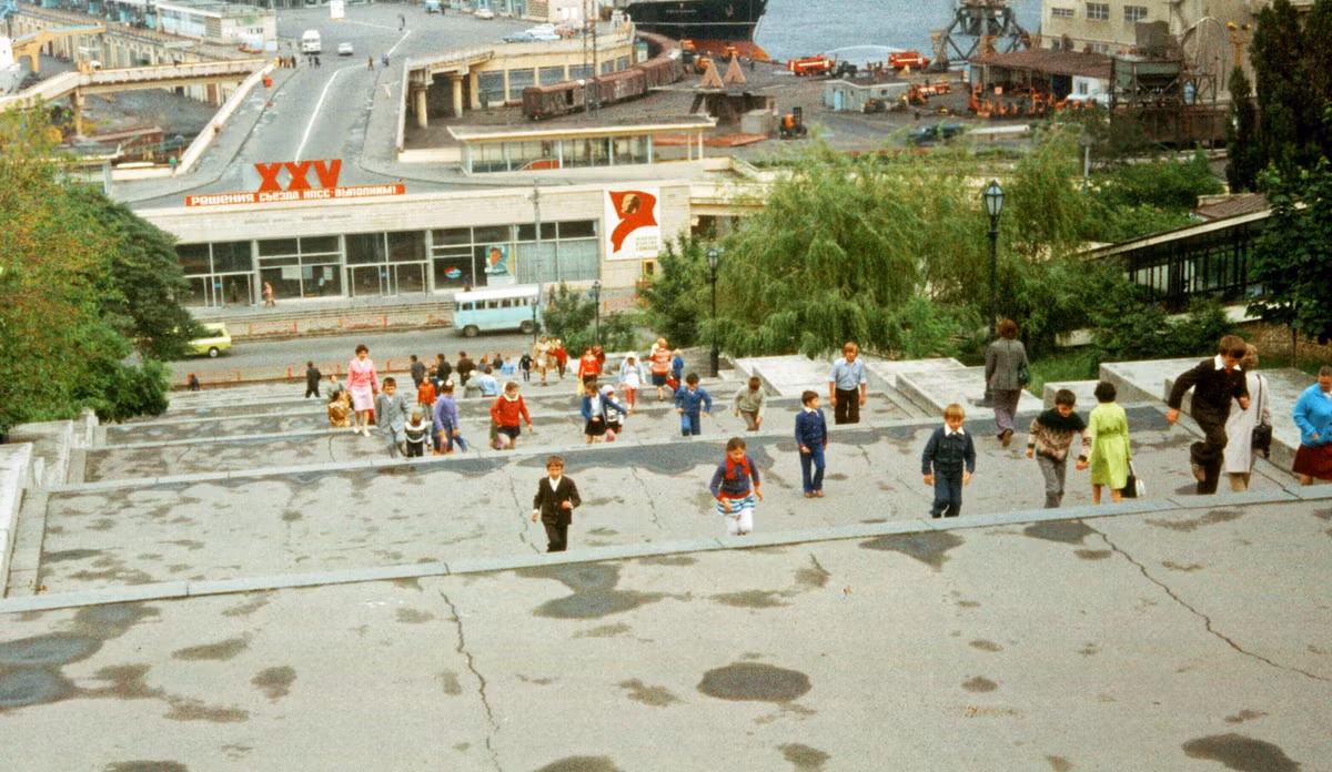 Trẻ em trên cầu thang Potemkin.