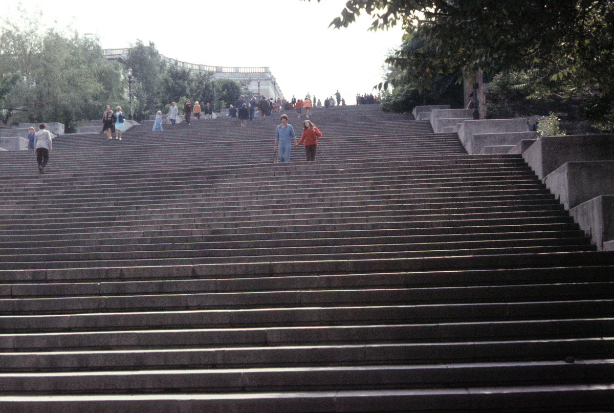 Cầu thang Potemkin, nhìn từ dưới lên.