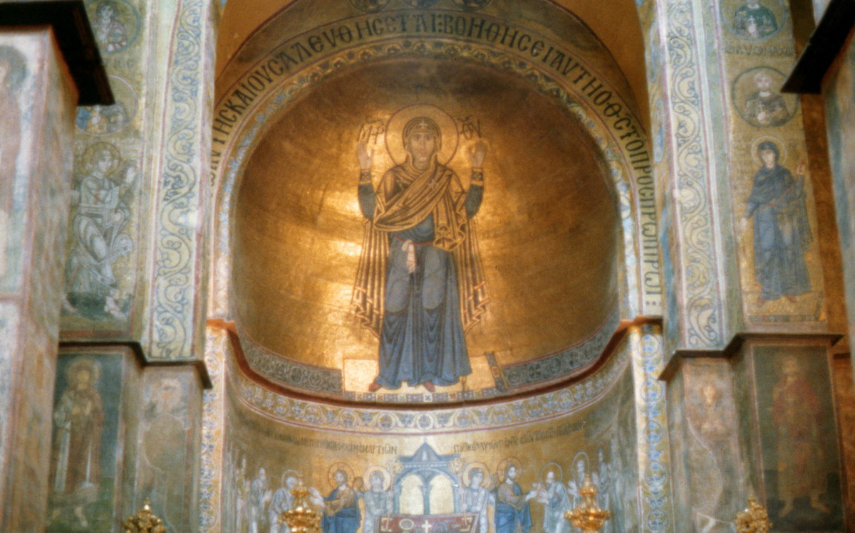 Bên trong nhà thờ Chính tòa Thánh Sophia ở Kiev.