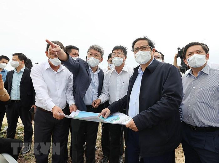 Thủ tướng Phạm Minh Chính khảo sát Khu kinh tế Vân Phong - Hình 4 Thu tuong Pham Minh Chinh khao sat Khu kinh te Van Phong-Hinh-4