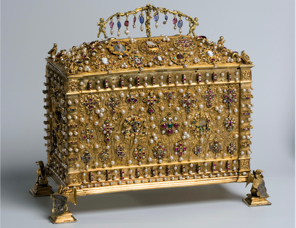 Loại hình hiện vật ở bảo tàng rất đa dạng, gồm tranh vẽ, tượng điêu khắc, đồ trang sức, các sản phẩm mỹ nghệ, hiện vật khảo cổ học, sưu tập tiền v..v. Ảnh: Elle.ru.