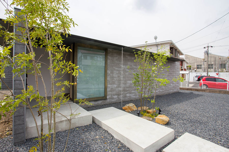 Doc la nha vuon mai Nhat 4 huong deu la mat tien-Hinh-2