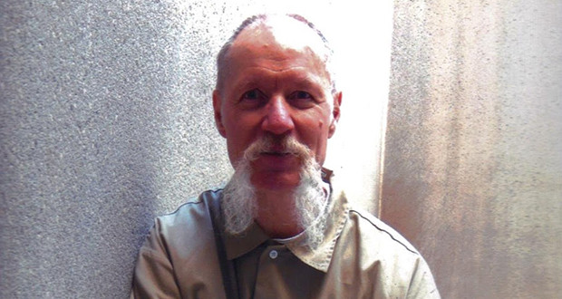 Tham gia vào các vụ cướp có vũ trang để có tiền mua ma túy, Silverstein bị cảnh sát bắt giữ cùng anh họ và bố dượng Thomas Conway vào năm 1971. Khi đó mới 19 tuổi, Silverstein được đưa đến nhà tù San Quentin.