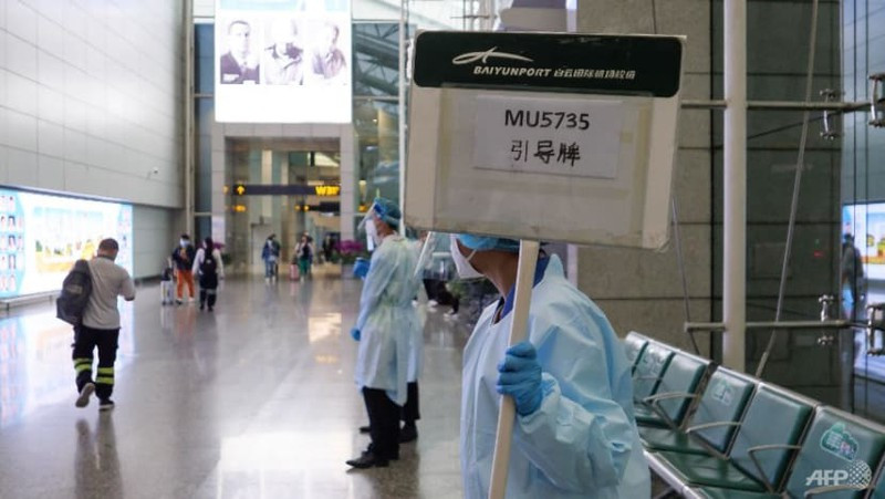 Luc luong cuu ho Trung Quoc do don ve hien truong vu roi may bay