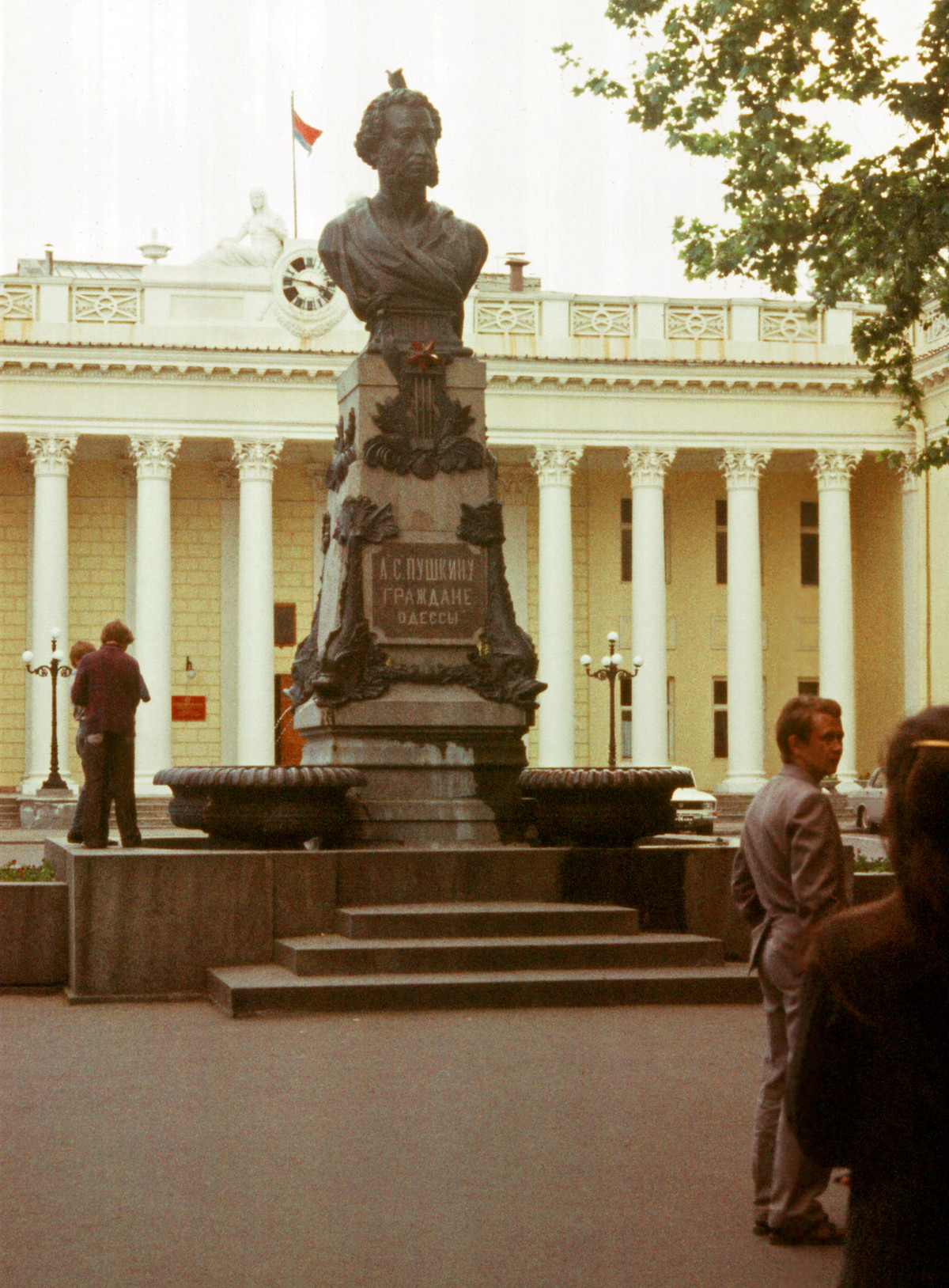 Tượng đài đại thi hào Nga Alexander Pushkin ở Odessa.