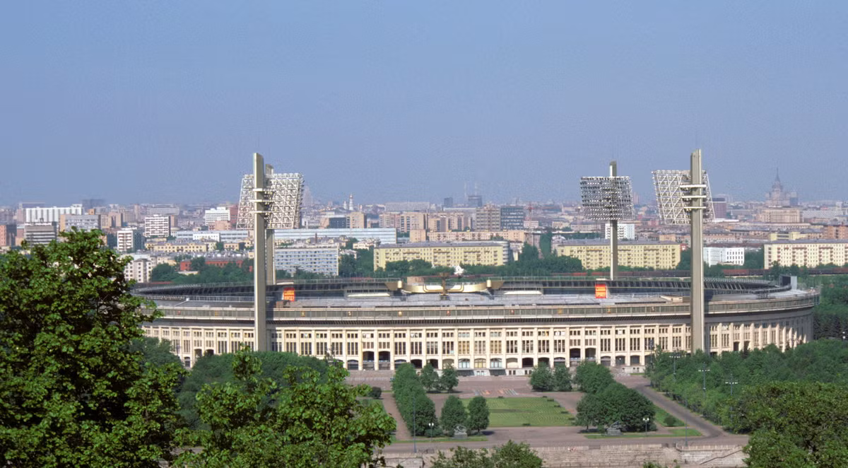 Sân vận động Luzhniki nhìn từ Đồi Lenin.