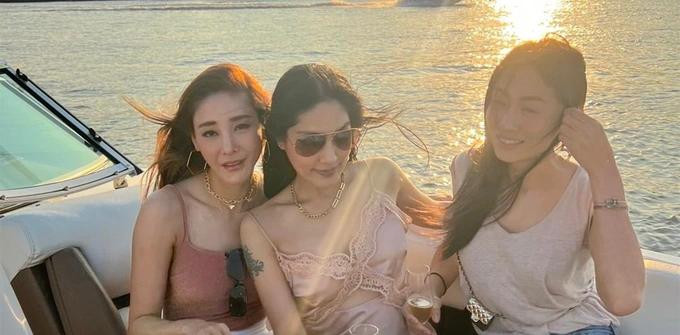 Vu Tangmo 'Chiec La Cuon Bay' tu nan: Xon xao loi khai nu quan ly-Hinh-2