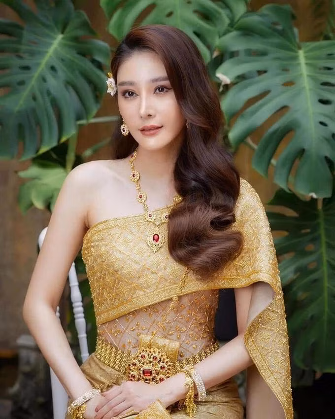 Vụ Tangmo 'Chiếc Lá Cuốn Bay' tử nạn: Xôn xao lời khai nữ quản lý Vu Tangmo 'Chiec La Cuon Bay' tu nan: Xon xao loi khai nu quan ly