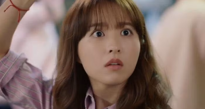 Chi gai dan ban trai ve nha, em soc khi nhan ra guong mat do