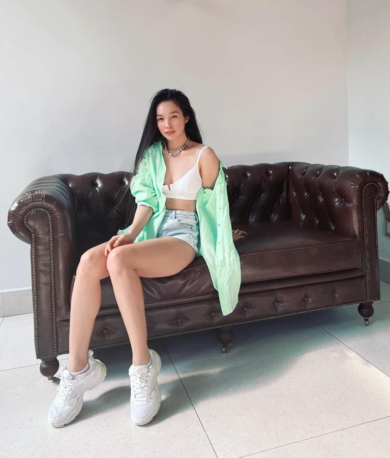 Hien Thuc 41 tuoi van nghien quan short ngan chua den 1 gang tay