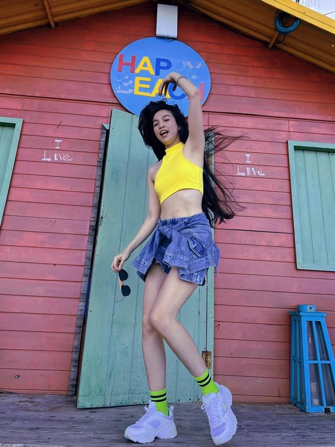 Hien Thuc 41 tuoi van nghien quan short ngan chua den 1 gang tay-Hinh-4