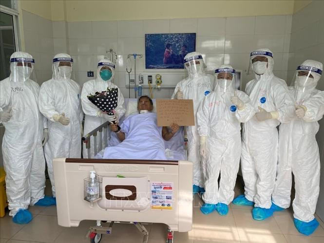 Da Nang: 4 benh nhan COVID-19 duoc xuat vien, co ca nang tung tho ECMO