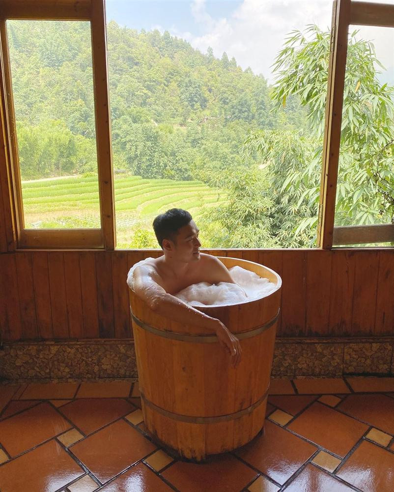 Dang clip tam tien, Quang Vinh bi dan mang hoi 1.001 cau kho