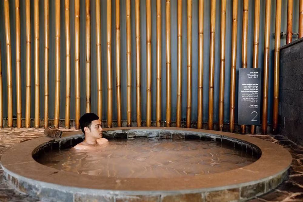 Dang clip tam tien, Quang Vinh bi dan mang hoi 1.001 cau kho-Hinh-5