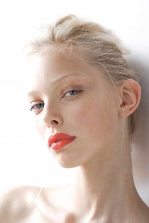 hương pháp này có thể khắc phục cả những đôi môi méo, lệch, tạo độ cân bằng tự nhiên cho môi.