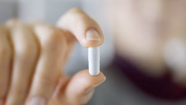 Cần tham khảo kỹ trước khi bổ sung collagen cho các bộ phận cơ thể để tránh tác dụng không mong muốn. Mặc dù được tinh chế hoàn toàn từ thiên nhiên nhưng cũng sẽ có những phản ứng phụ với những người nhất định.