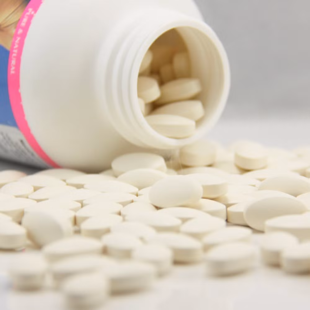 Thành phần collagen (%) chứa trong sản phẩm là bao nhiêu? Hiện nay trên thị trường có nhiều loại sản phẩm với nhiều thành phần % collagen khác nhau từ; 0,01% Ccollagen đến 1% -- 100% collagen, nhưng thông thường, sản phẩm có chứa thành phần collagen càng cao thì càng chất lượng và hiệu quả.