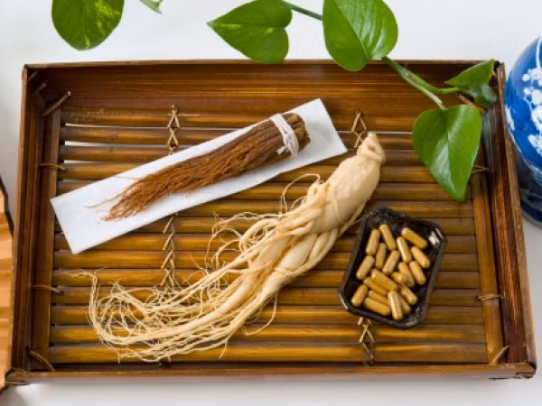 Nhân sâm thúc đẩy giảm cân. Nhân sâm giúp điều hòa lượng đường trong máu. Điều này làm giảm lượng carbohydrate trong cơ thể như chất béo. Tuy nhiên, để thực sự có lợi bằng cách uống nhân sâm để giảm cân bạn cũng phải ghép nối nó với một chế độ ăn uống ít chất béo.