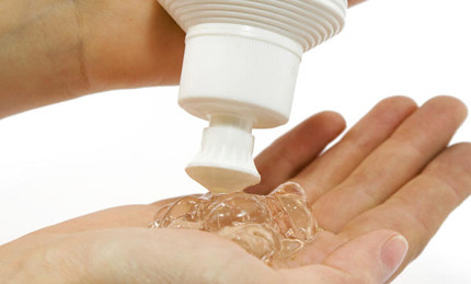 Gel bôi trơn trì hoãn xuất tinh cho nam giới. Hiện nay đã có những loại gel giúp bạn trì hoãn xuất tinh sớm, nó khá an toàn nếu bạn sử dụng kèm với bao cao su.