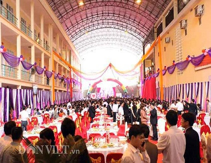 Đám cưới hoành tráng với cả ngàn thực khách của con trai lãnh đạo ngành điện Hà Giang.