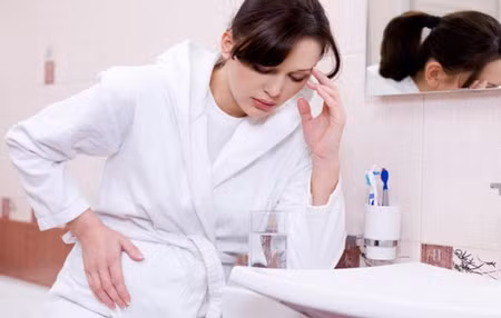 Ợ hơi chua. Van nằm ở ngõ dẫn vào bao tử giãn ra khi có thai, do biến động về mặt kích thích tố. Vì vậy chất chua trong dạ dày trào ngược trở lại thực quản (là ống dẫn xuống bao tử).