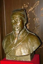 Khi hậu táng Văn Thiên Tường, mọi người đã phát hiện một tờ giấy quấn quanh đai lưng, được viết thay cho lời trăn trối: "Chức vụ tôi là Tể tướng, mà không cứu được xã tắc, ổn định thiên hạ, quân bại nước nhục, tội đáng chết từ lâu. Từ ngày bị bắt đến nay, không làm điều gì gian dối. Ngày nay cơ sự thế này, xin hướng về phương Nam lạy trăm lạy. Xin được nói: Khổng Tử nói muốn có nhân đức phải giữ nghĩa, tôi giữ nghĩa đến cùng nên có nhân. Đọc sách thánh hiền, học được chuyện gì? Ngày nay, ngày sau khỏi hổ thẹn. Tống thừa tướng Văn Thiên Tường tuyệt bút".