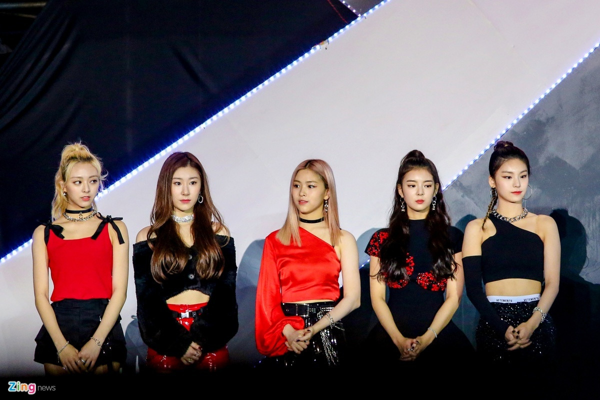 Nhieu show Kpop thua lo va tranh cai truoc ngay BlackPink toi Ha Noi-Hinh-8