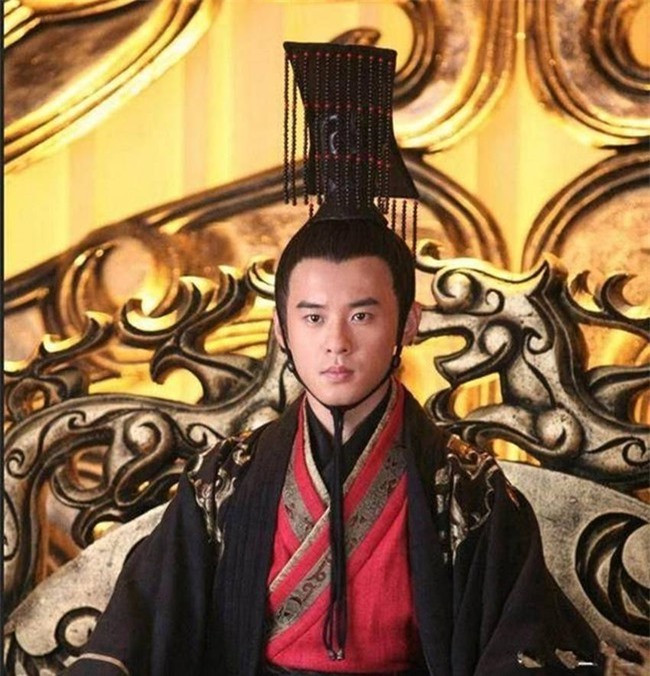 Tiên đoán kỳ lạ của Hứa Phụ với 2 cận thần của Hán Văn Đế - Hình 7 Tien doan ky la cua Hua Phu voi 2 can than cua Han Van De-Hinh-7