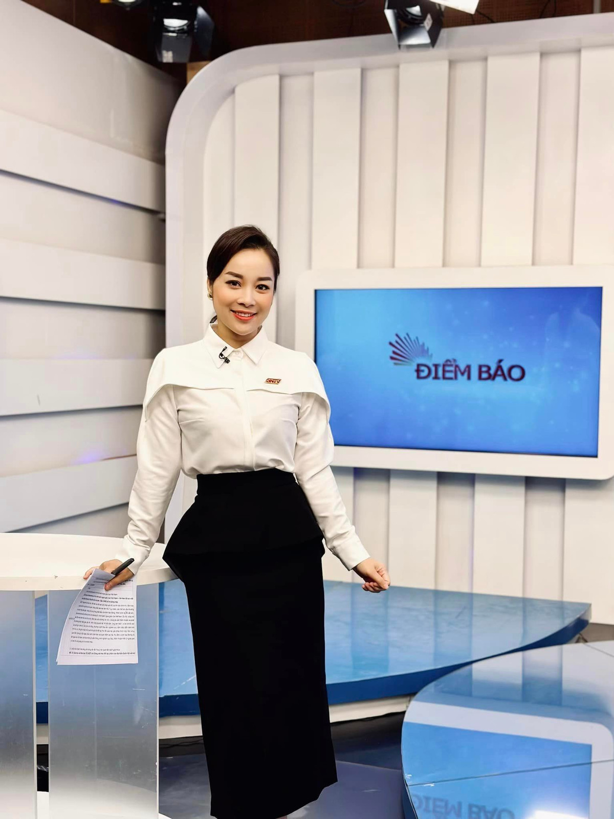 Hiện tại, cô mang quân hàm Thượng úy thuộc Lực lượng Công an Nhân dân và tiếp tục công việc MC truyền hình.