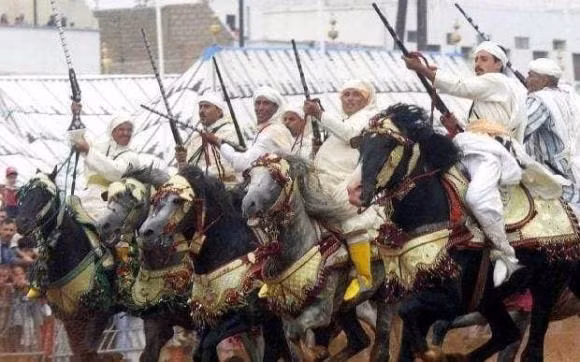 Vi hoang de cuoi 500 vo, sinh 525 con trai va 342 con gai-Hinh-2